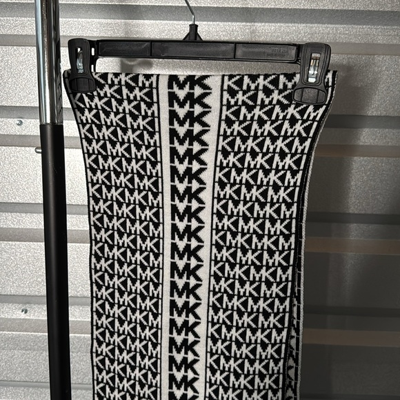 NWT!!! Michael Kors Monogram Black and White Scarf, OS - Picture 2 of 4